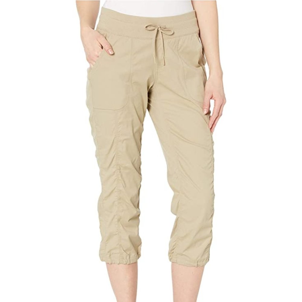 Womans khaki The North Face capris size M